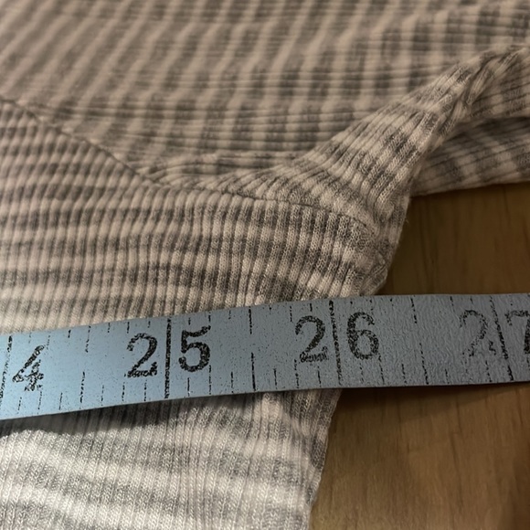 Jones New York Stripped Turtleneck - Picture 6 of 7